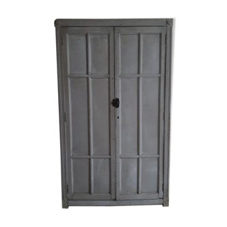 Armoire parisienne