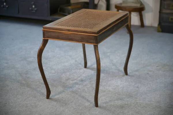 Table d’appoint en chêne et cannage 1960’s