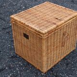 Wicker chest