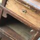 Table de chevet rustique en pin marron à tiroir, porte et étagère — début XXe siècle