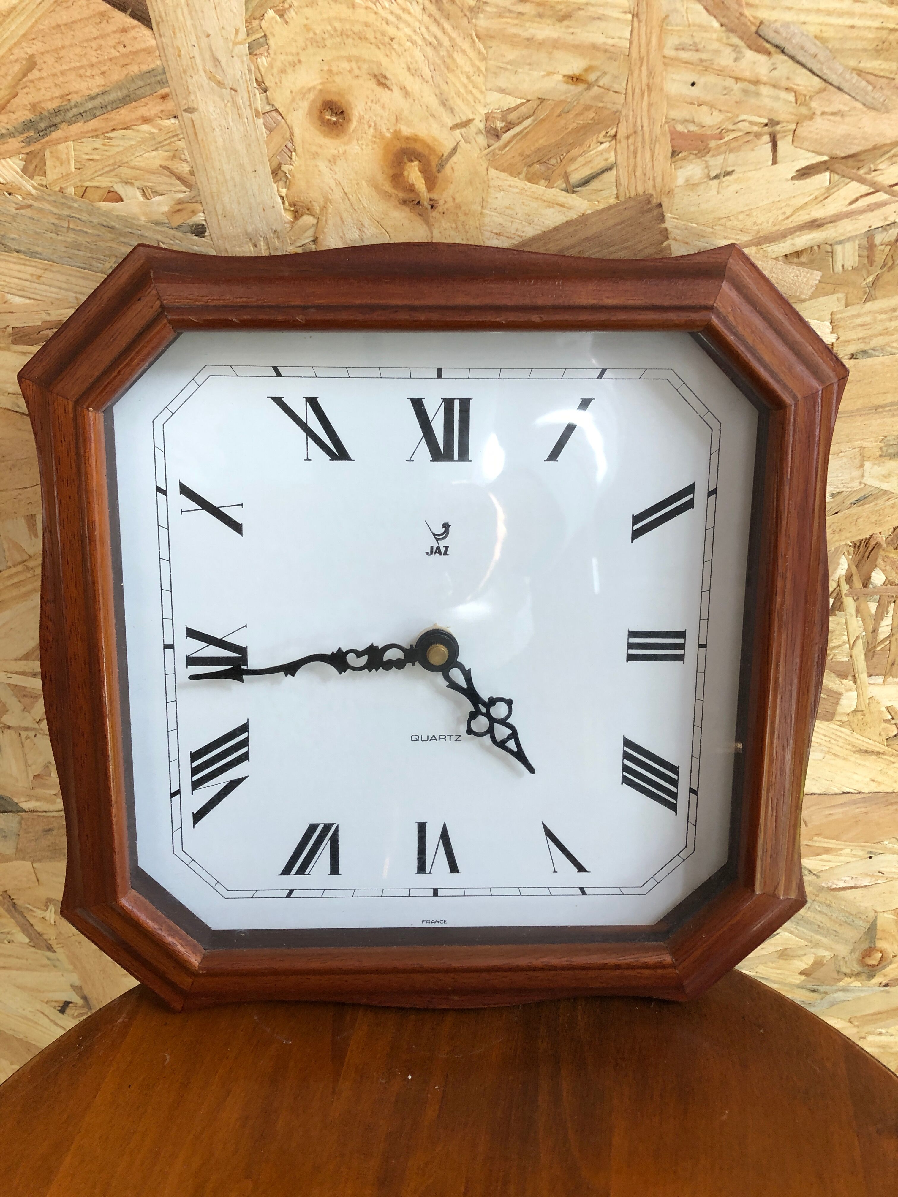Old clock clock jaz quartz contour wood vintage