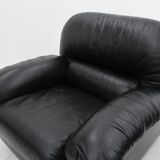 Sormani black leather vintage armchairs 1970s