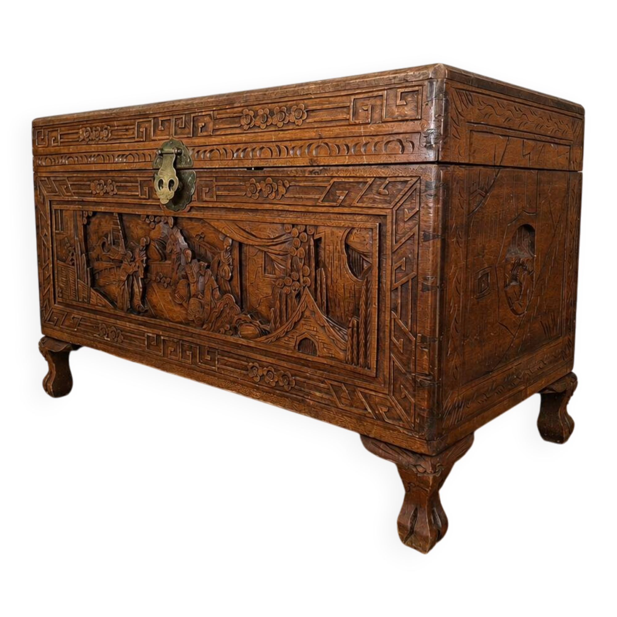 Asian chest from the 20th century made of camphor wood (omb)