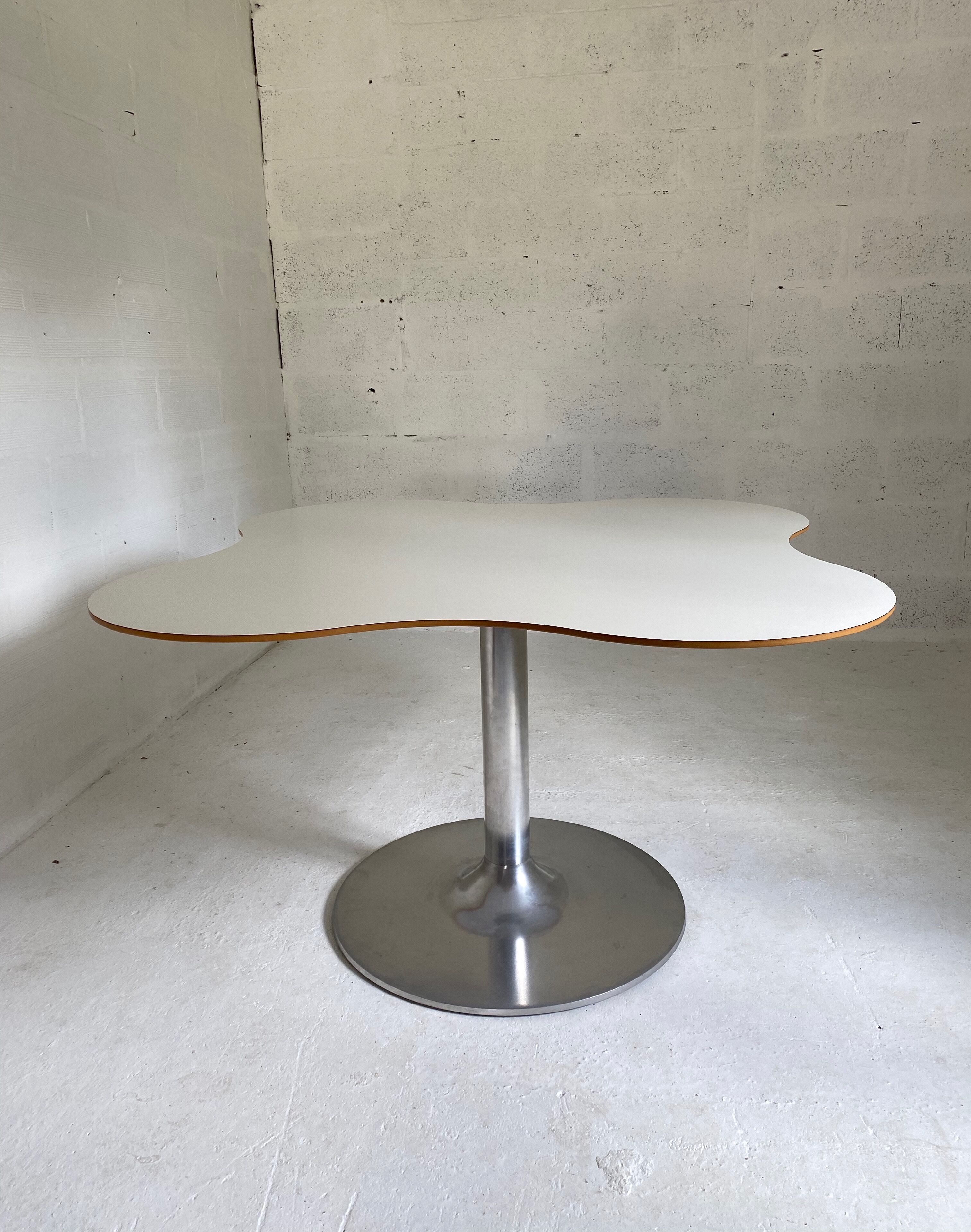 Vintage cloud table 1970