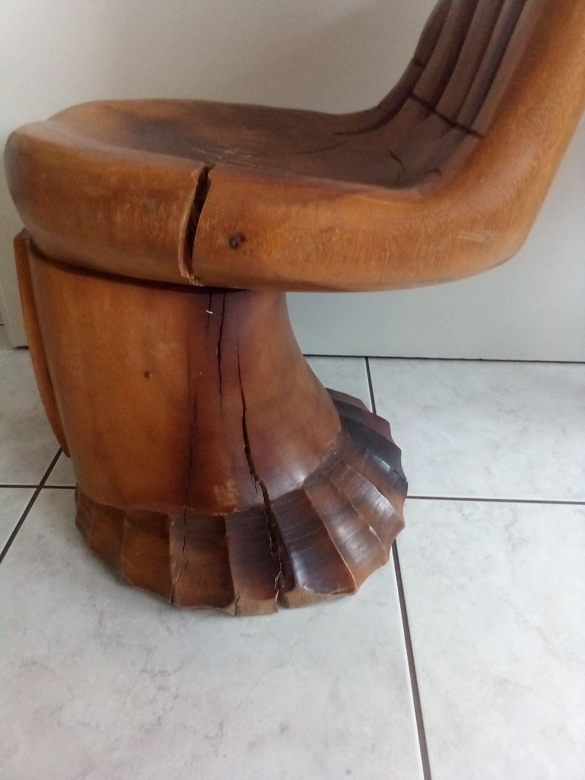 Mahogany chair Buddha hand 60
