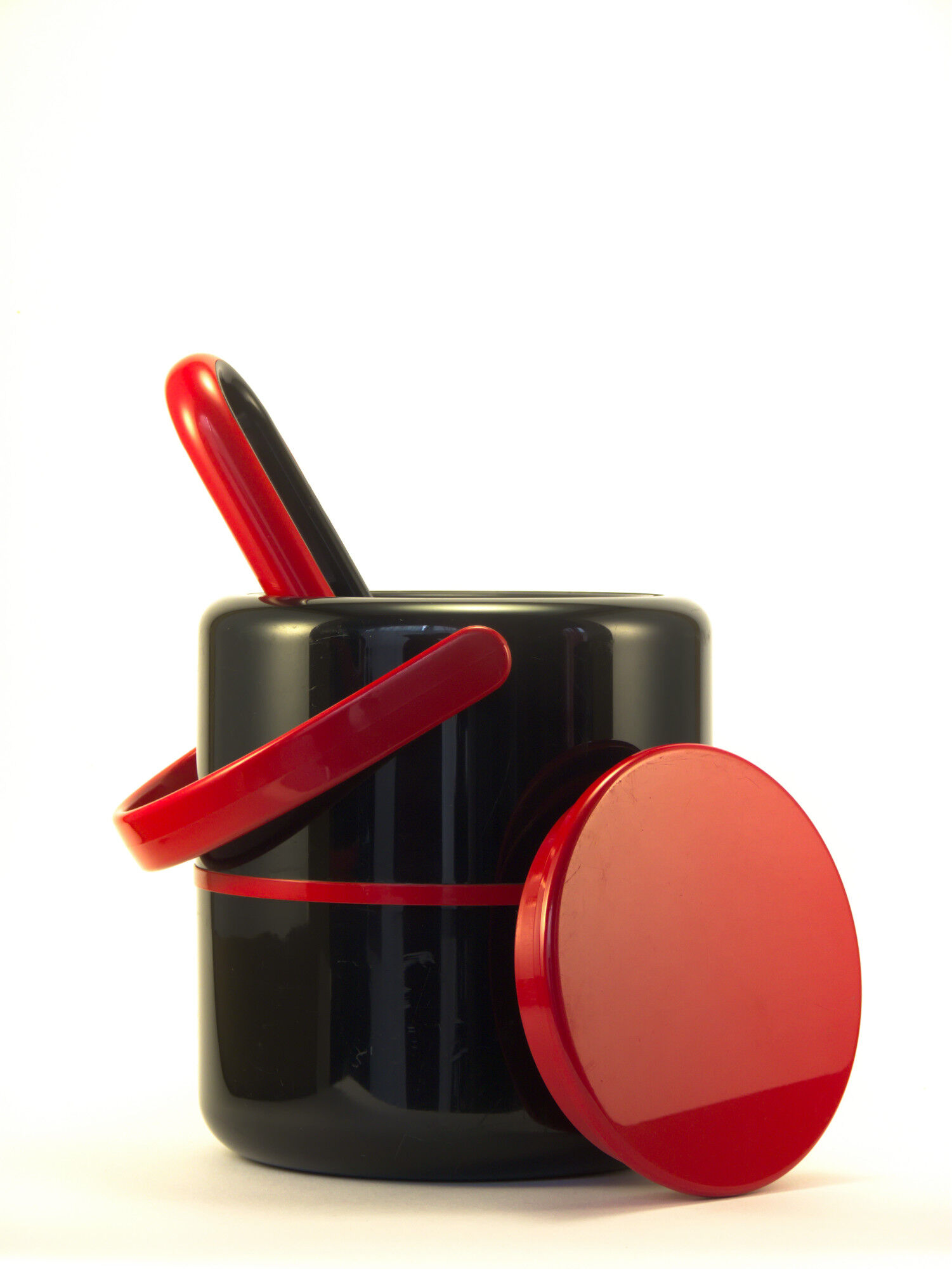 Bottle & black and Red ice bucket bucket