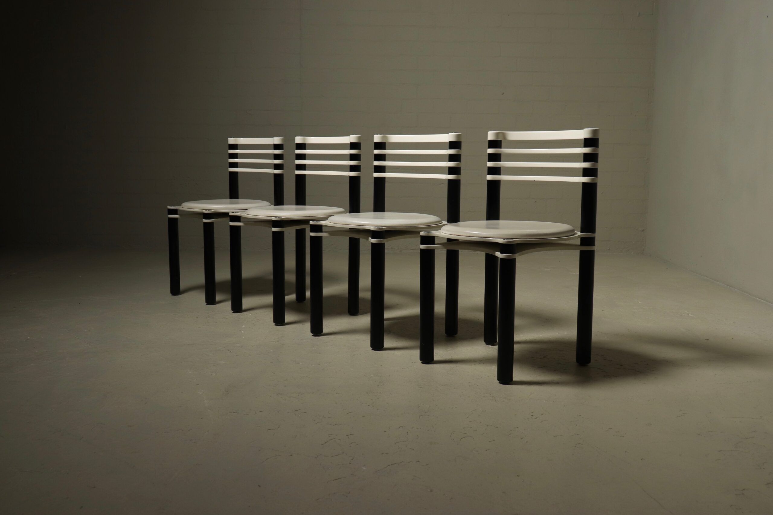 Set of 4 dining chairs model 6800 by Kurt Thut for Dietiker, 1980s