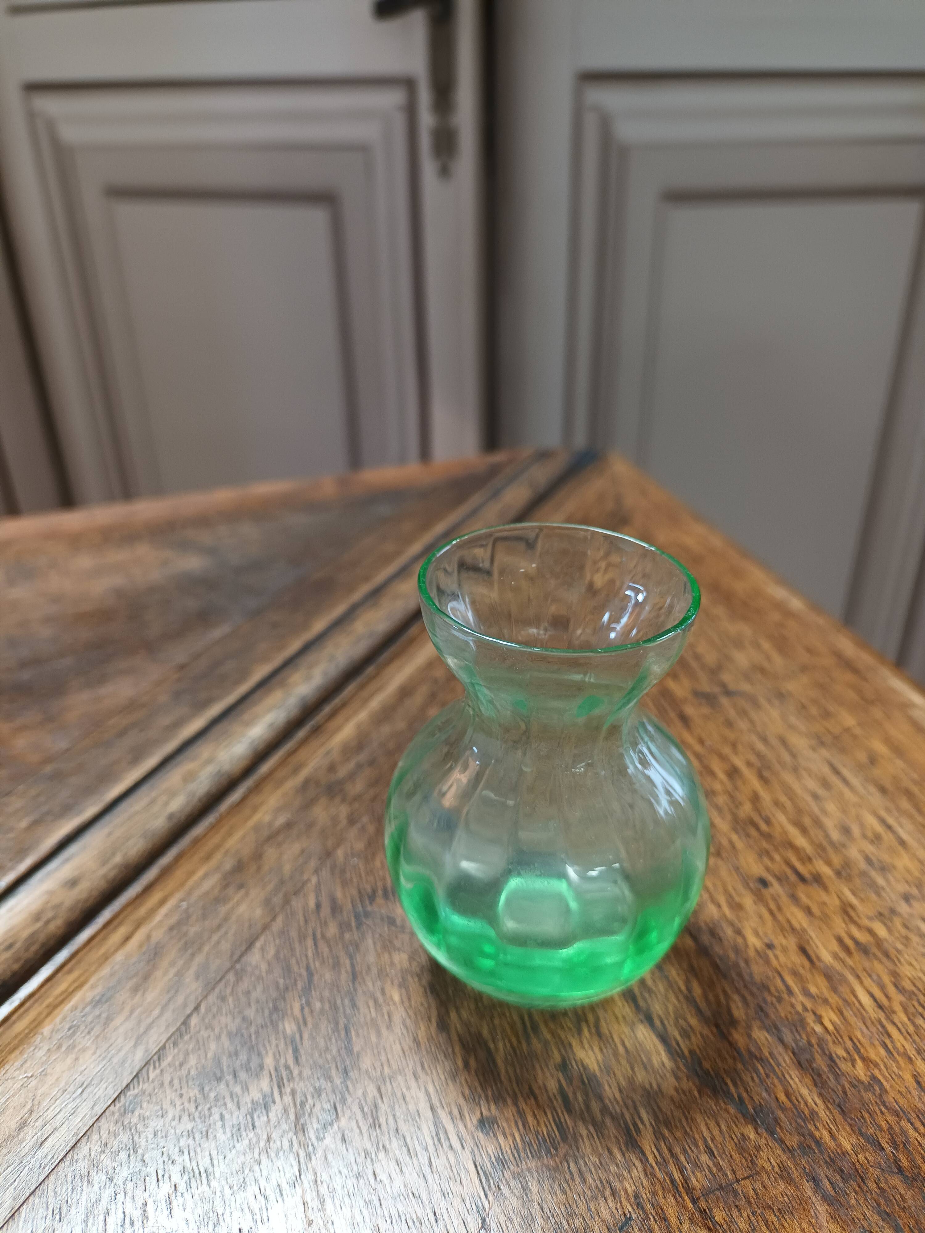 Glass vase
