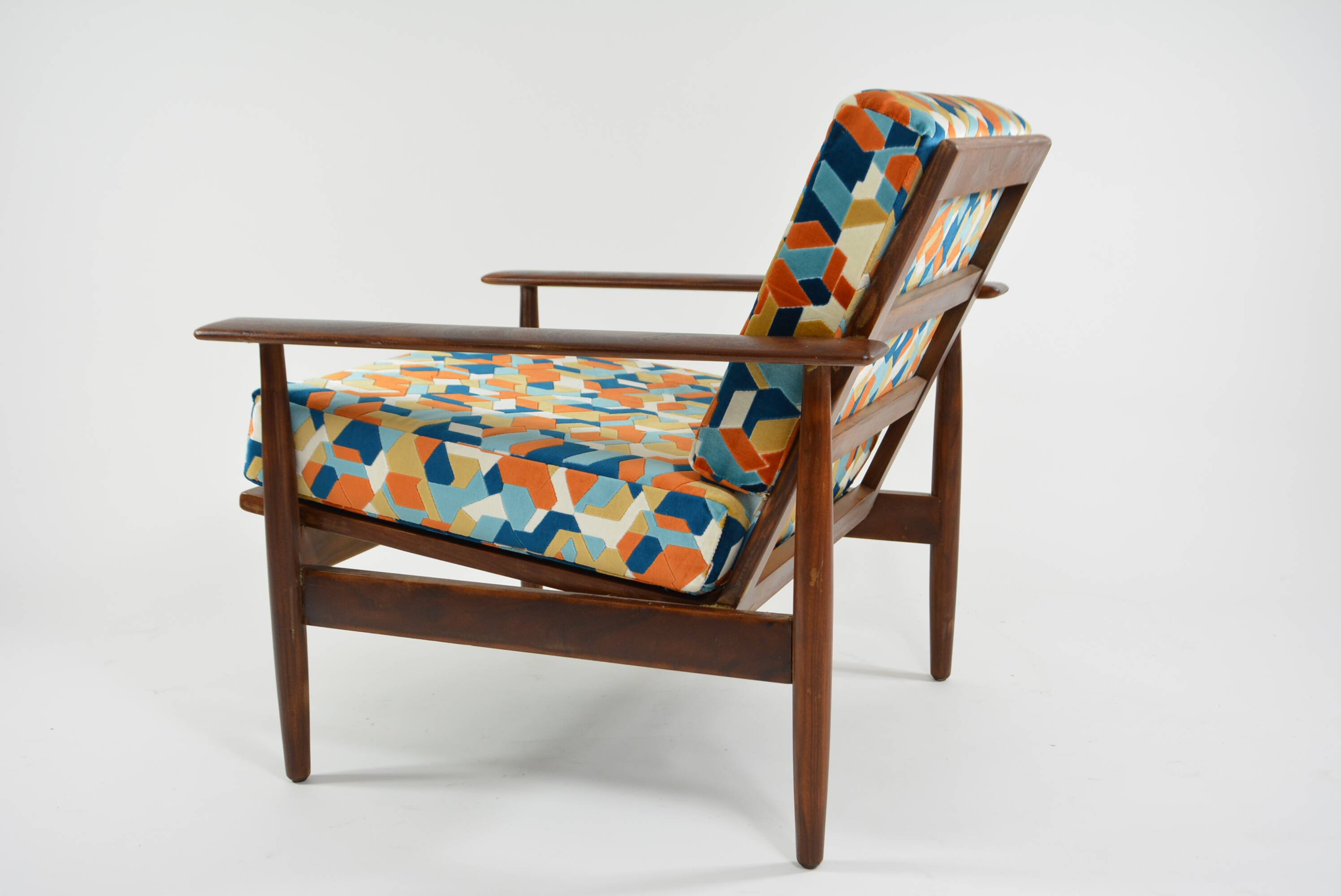 Scandinavian armchair with geometric fabric