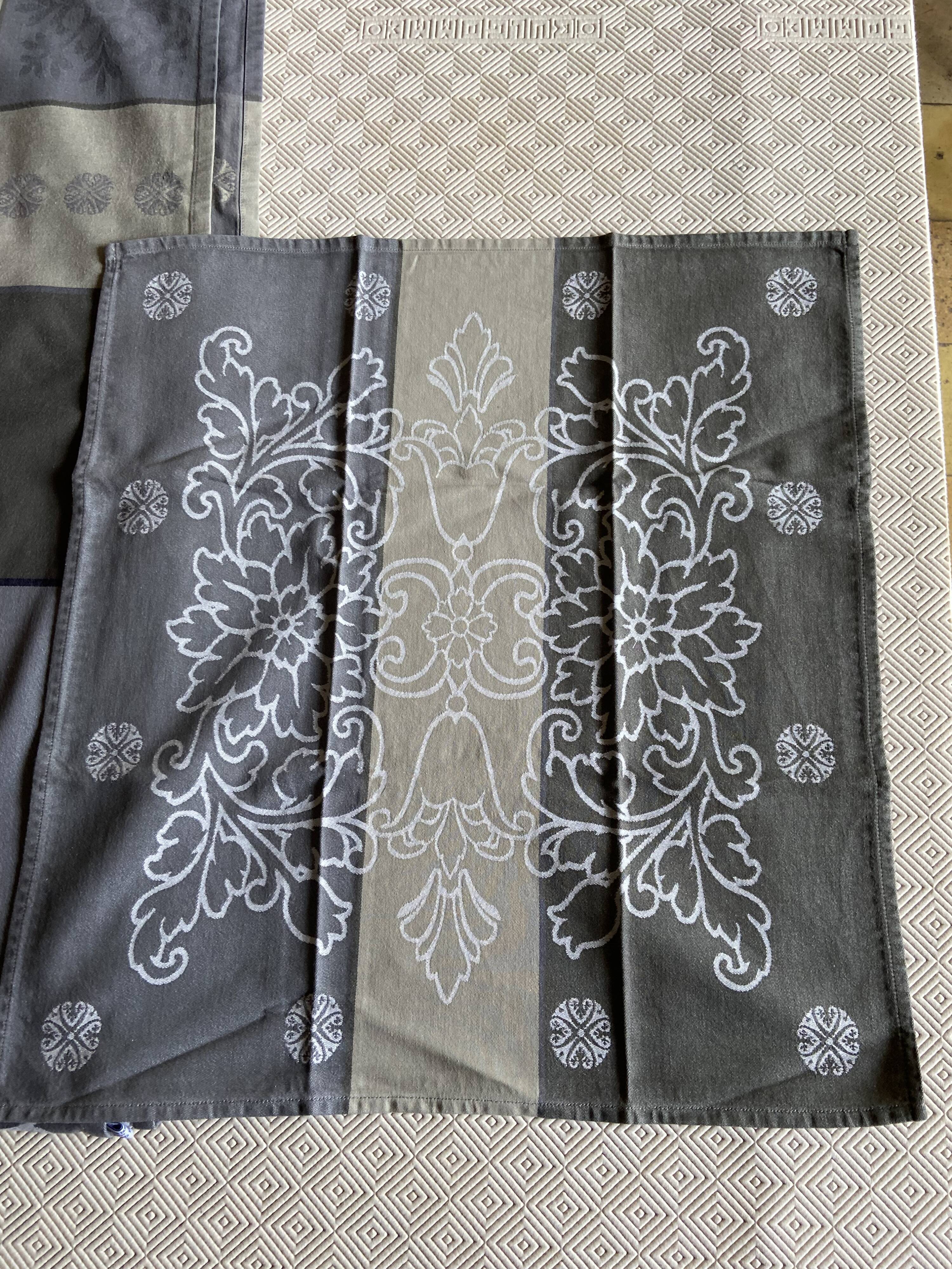 French Jacquard tablecloth 300 x 170