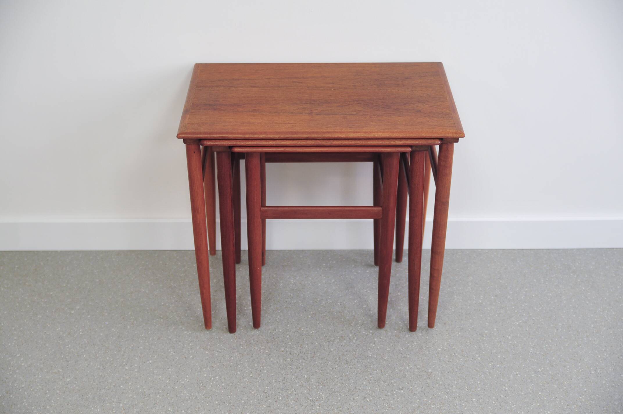 3 tables gigognes en teck, Danemark 1960