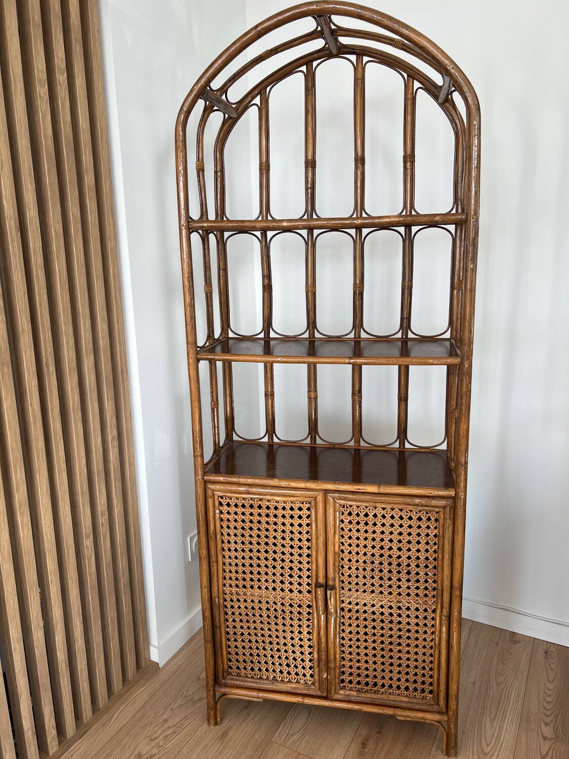 Vintage bamboo and rattan shelf/bookcase