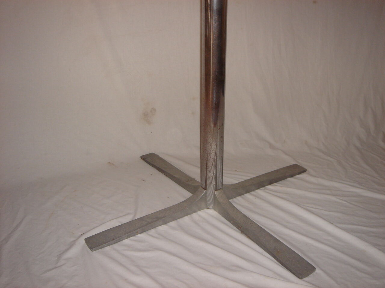 round table seventies foot chrome and formica Board