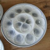11 assiettes et 1 plat à huitres Moulin des Loups