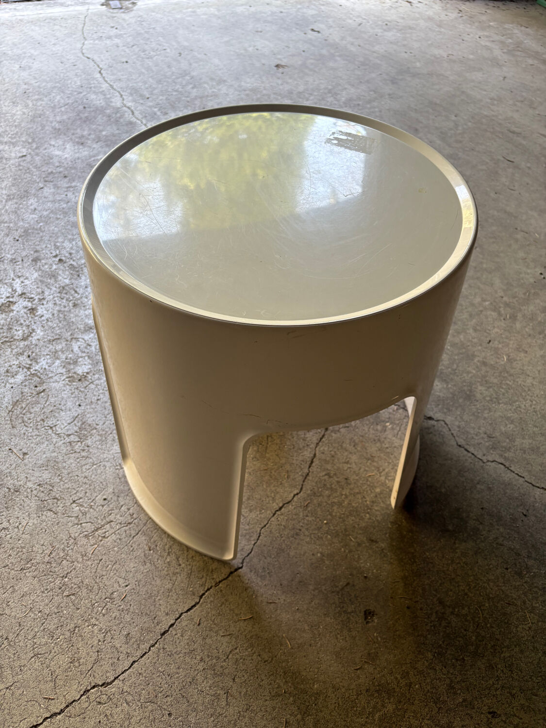 Vintage Gilac white stool / side table – French design year