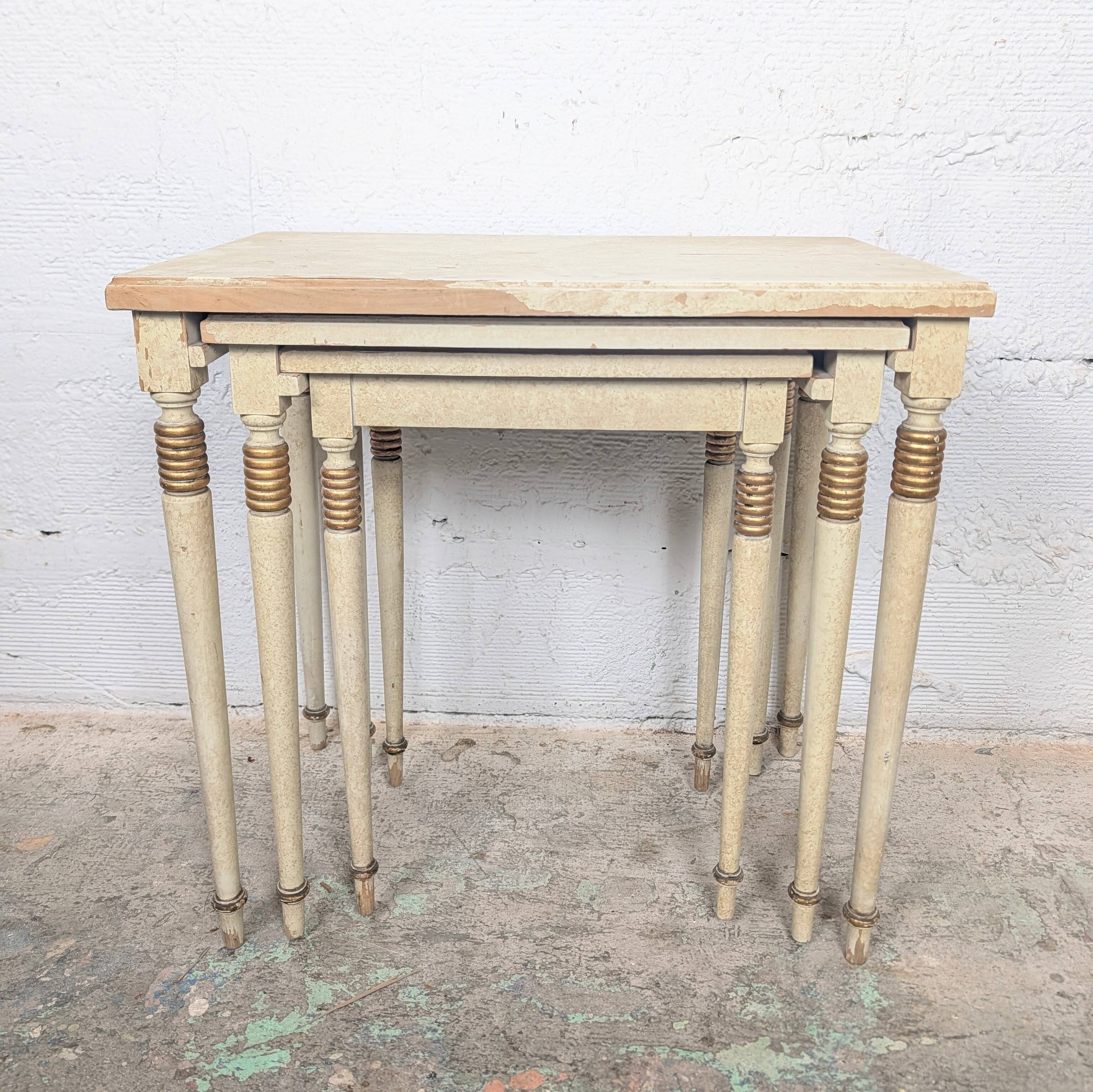 Set of nesting tables – 1950s