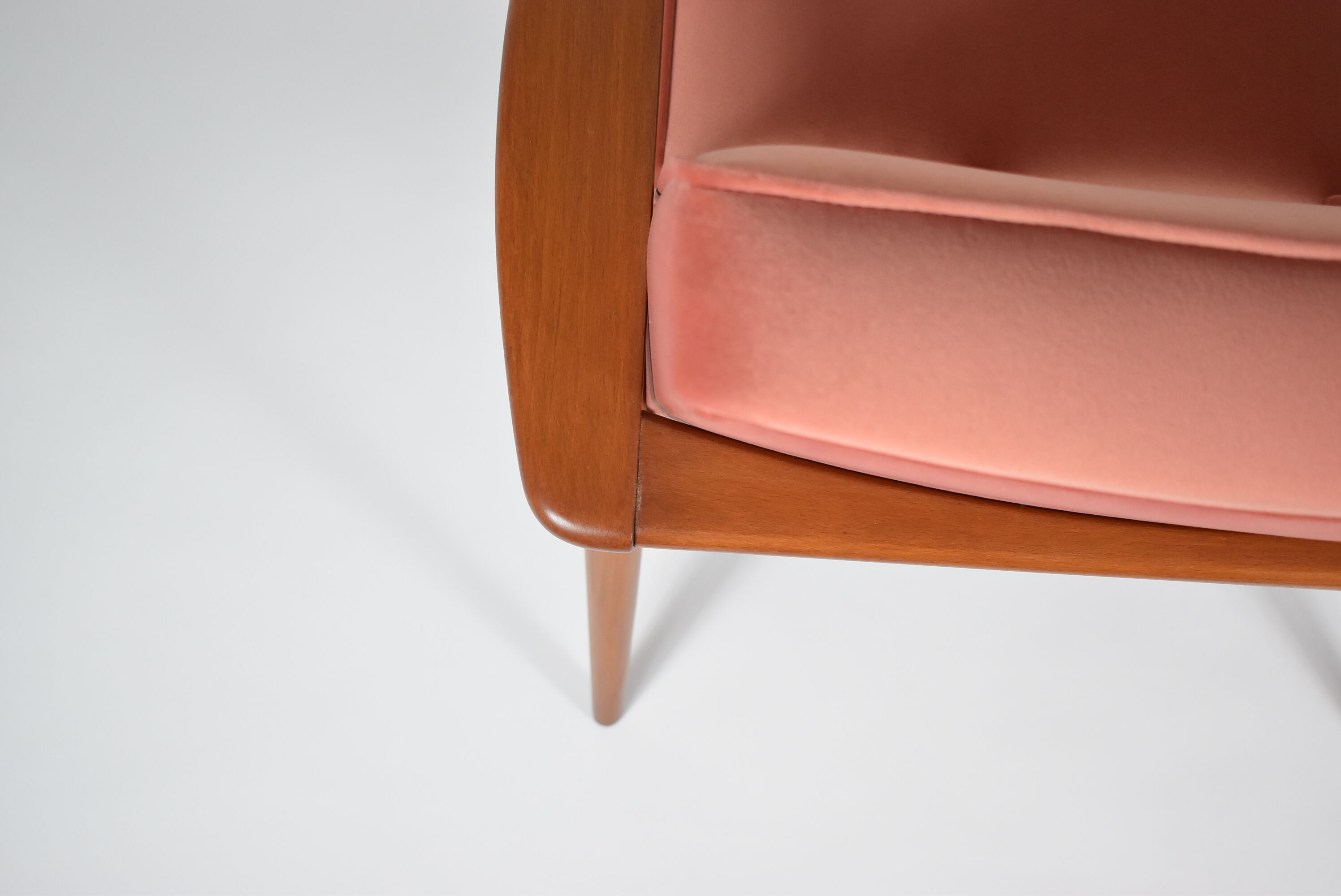 Pink velvet armchair, designer M. Zielinski, 1960s, Poland