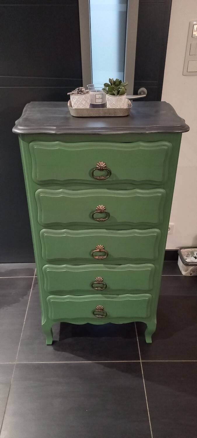 Vintage chest of drawers/week organizer