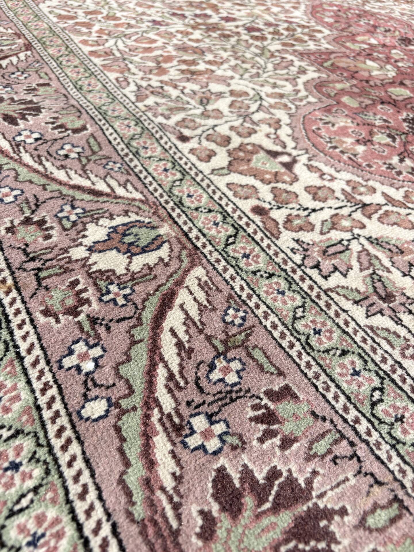 Handmade Turkish Oriental rug in wool