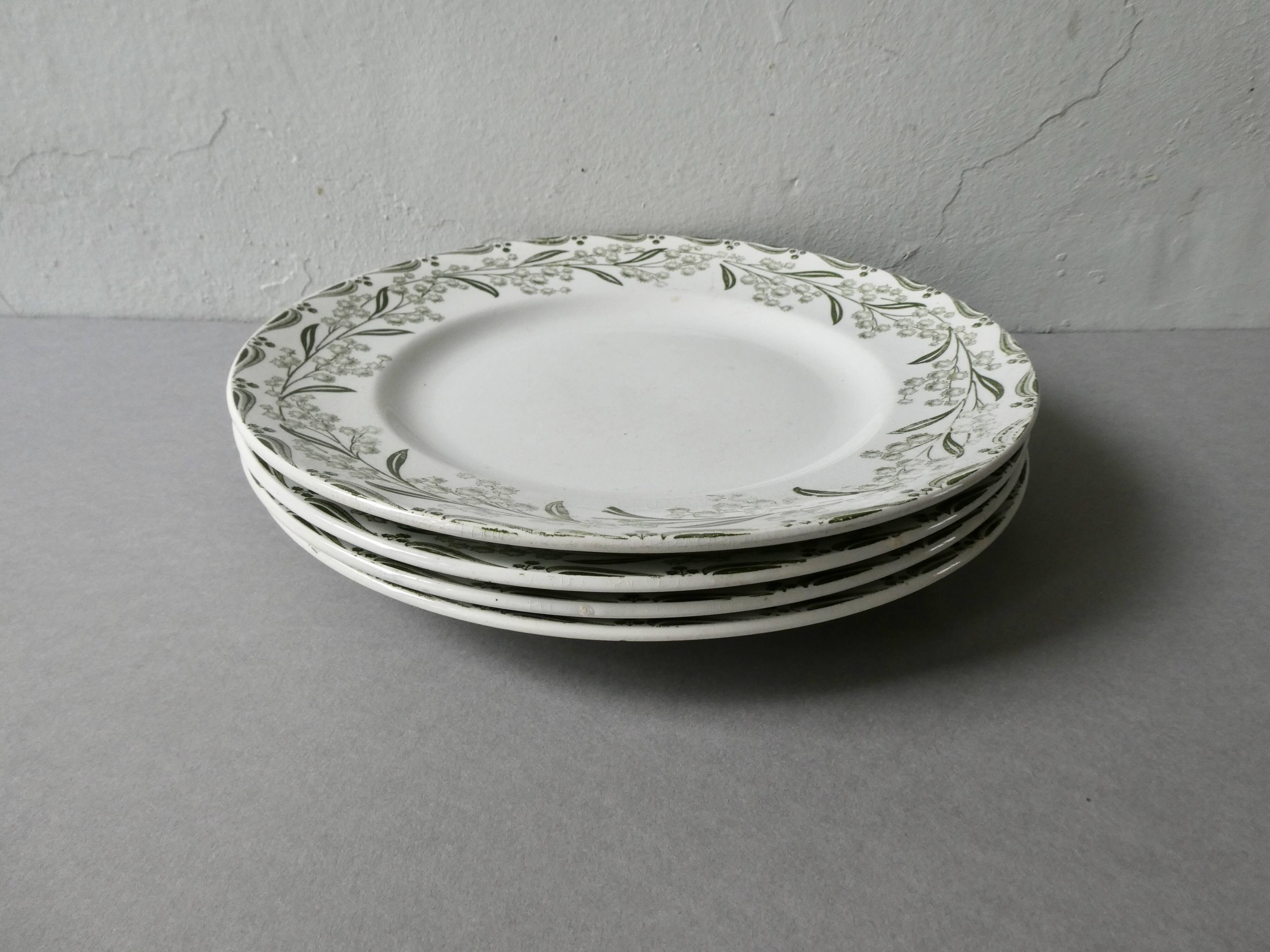 4 assiettes plates Terre de Fer Saint Amand, décor mimosas