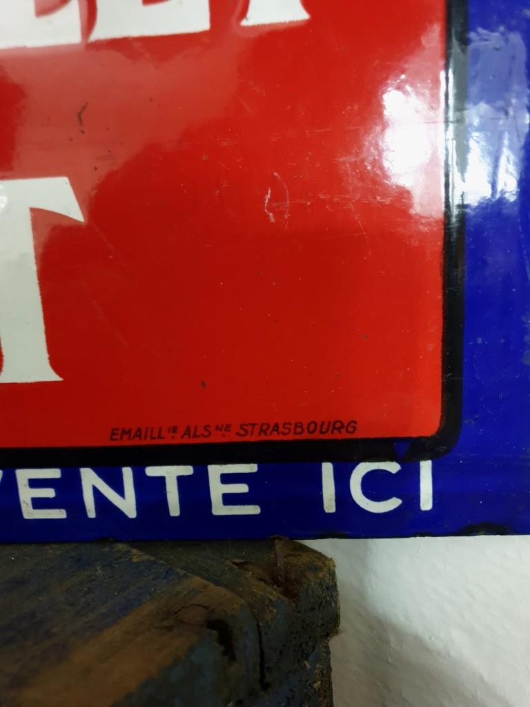 Le Petit Parisien enamelled plate