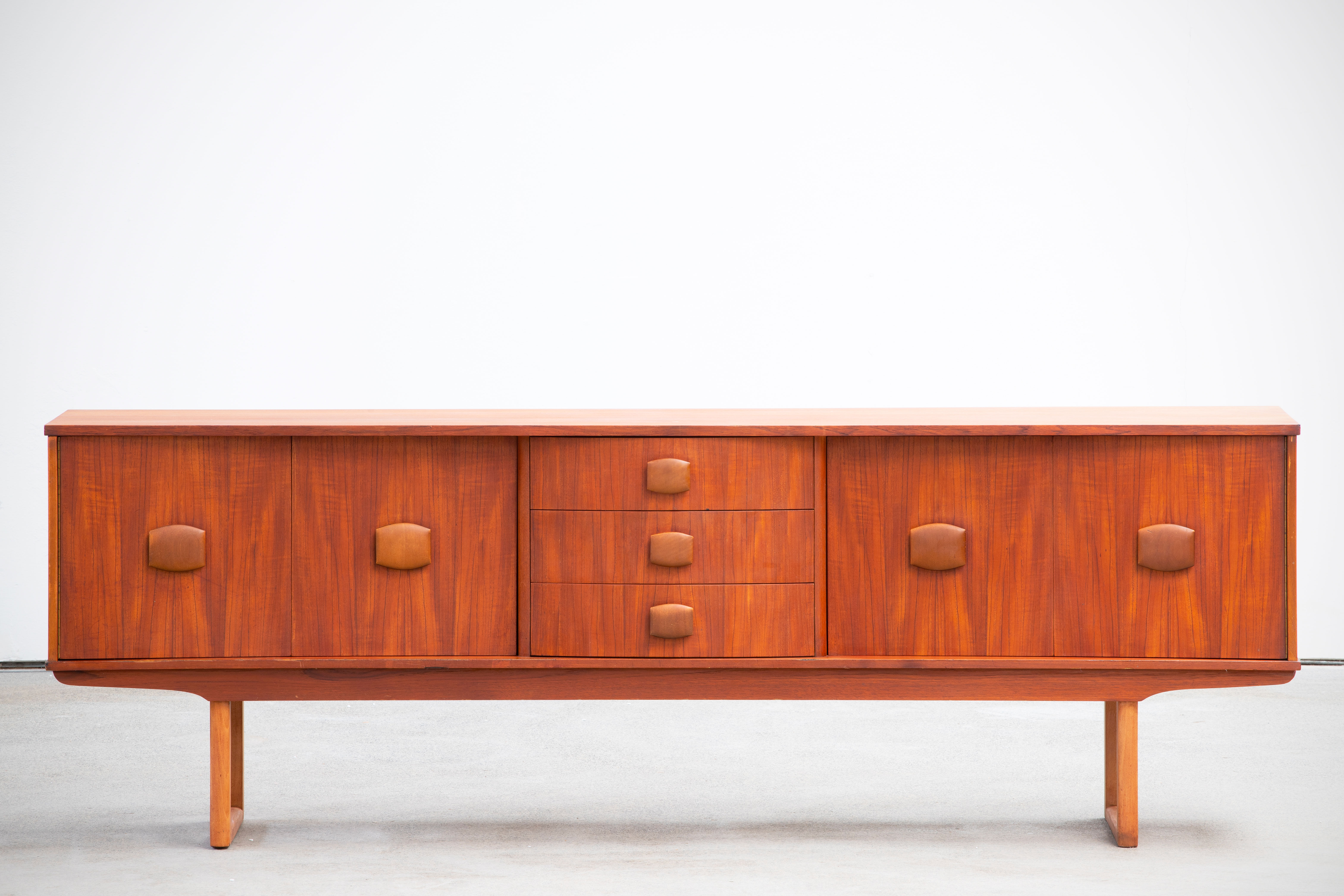Vintage Scandinavian enfilade 1960