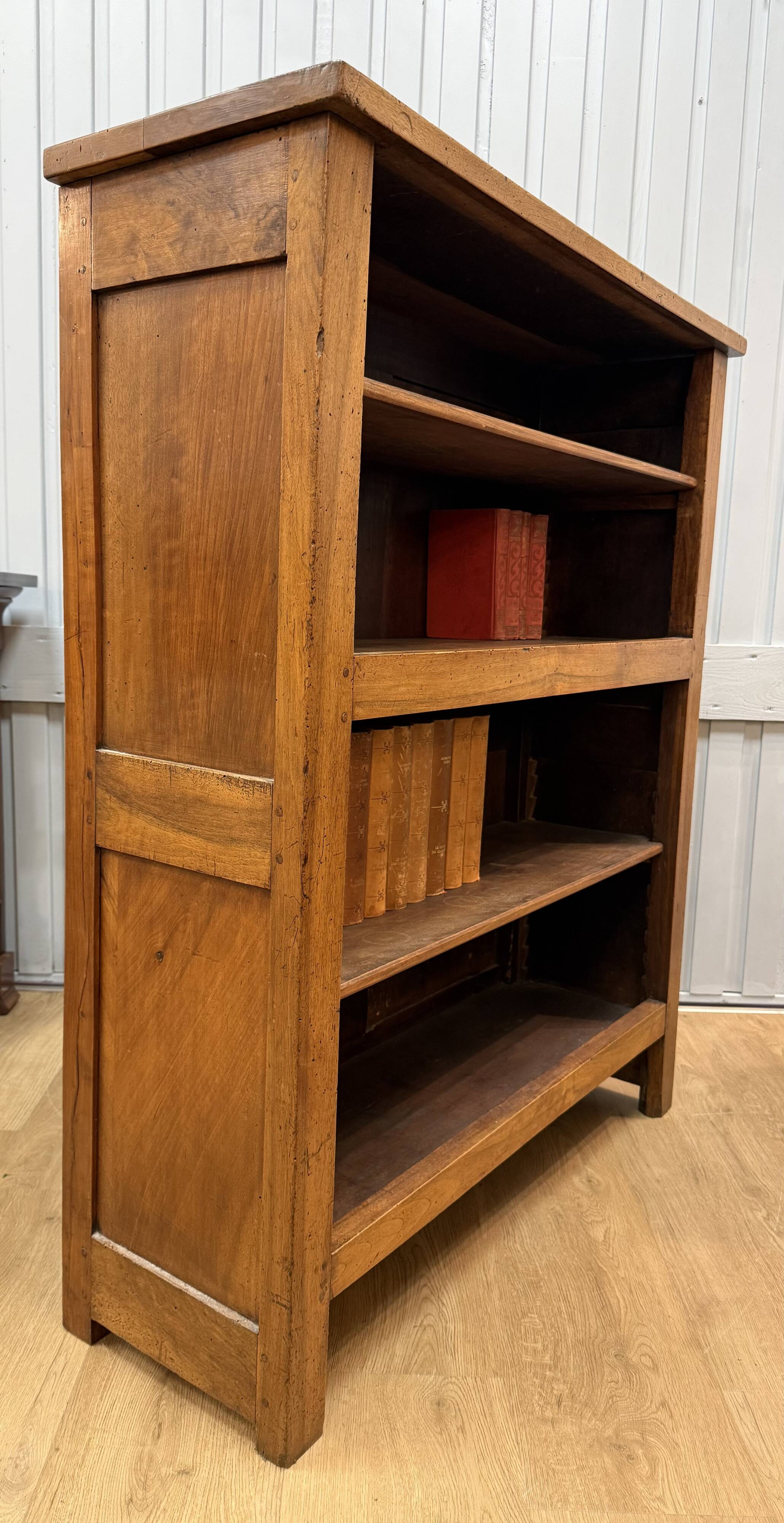 Bibus in walnut