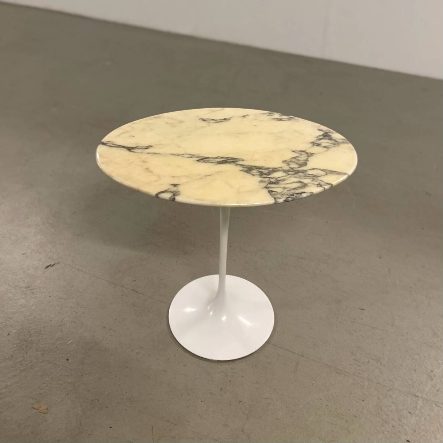 Saarinen Tulip Oval Marble Side Table for Knoll