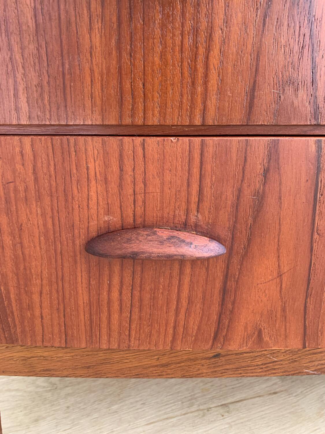 Danish 8-drawer chest of drawers in teak