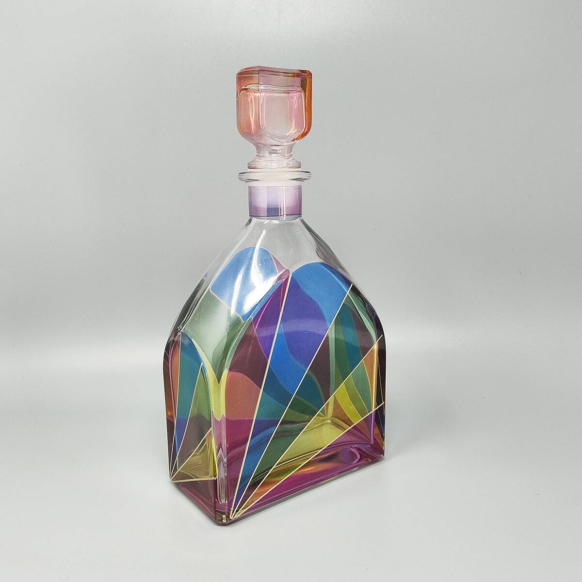 Carafe ou bouteille décorative d'exception des années 1970, signée Luigi Bormioli. Fabriquée en Italie.