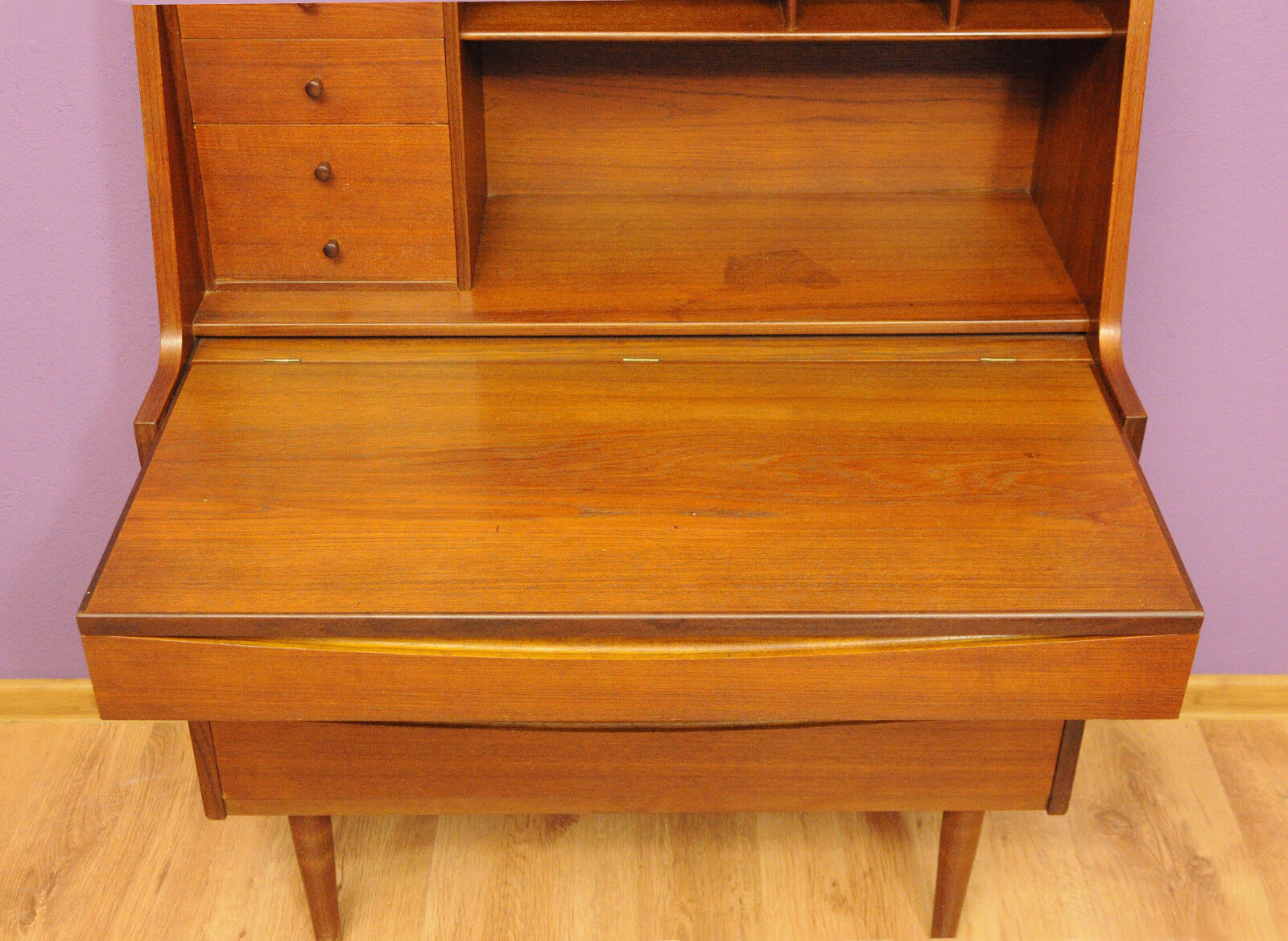 Hairdressing secretary