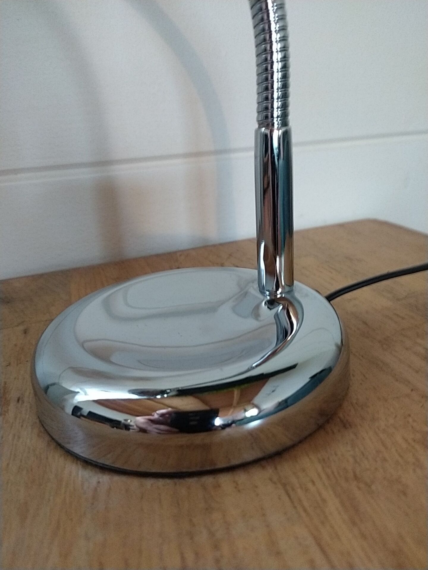 Eye ball space age lamp. Chrome.