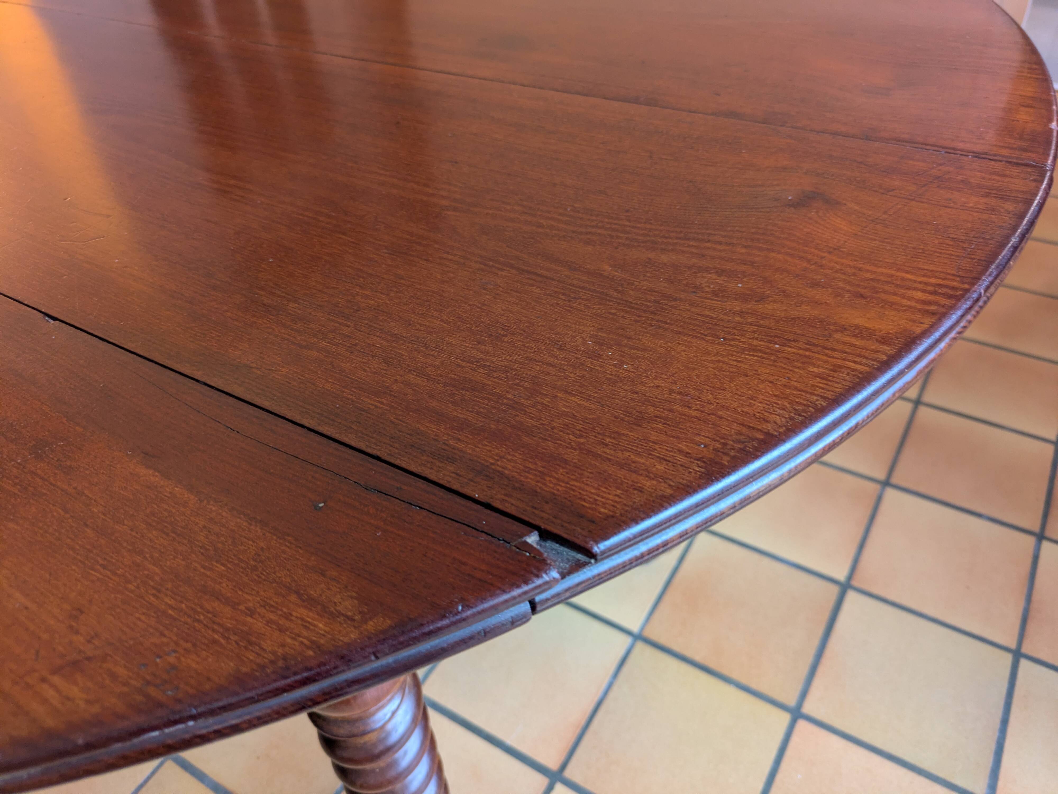 Extendable walnut table