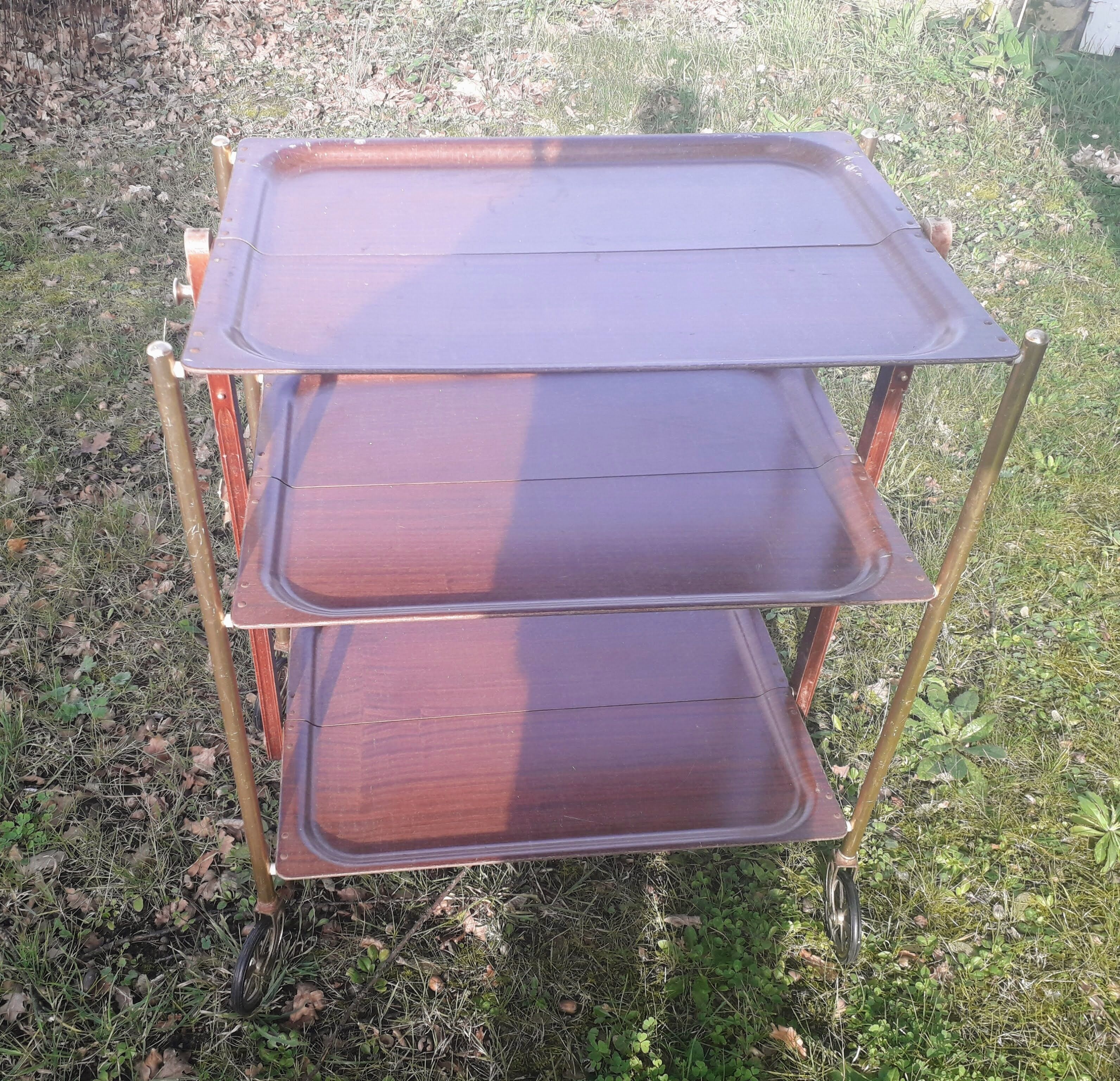 Textable folding rolling table