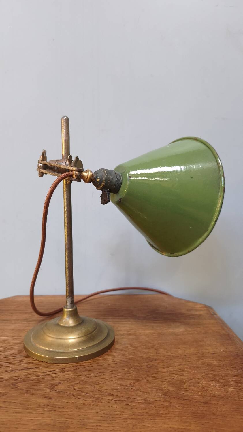 Vintage industrial desk lamp from the 1930s.