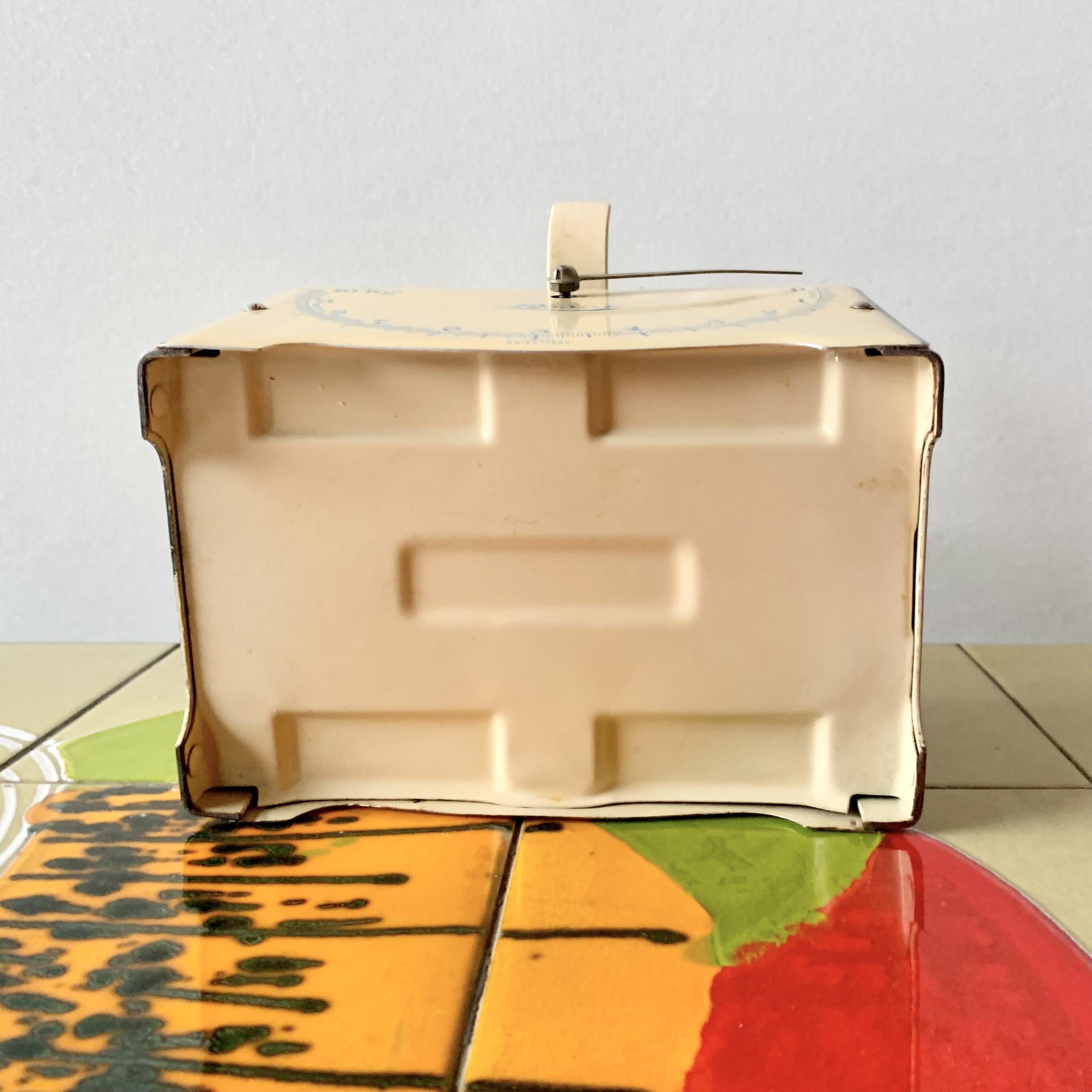 Old Lyssex kitchen scale - Force 10