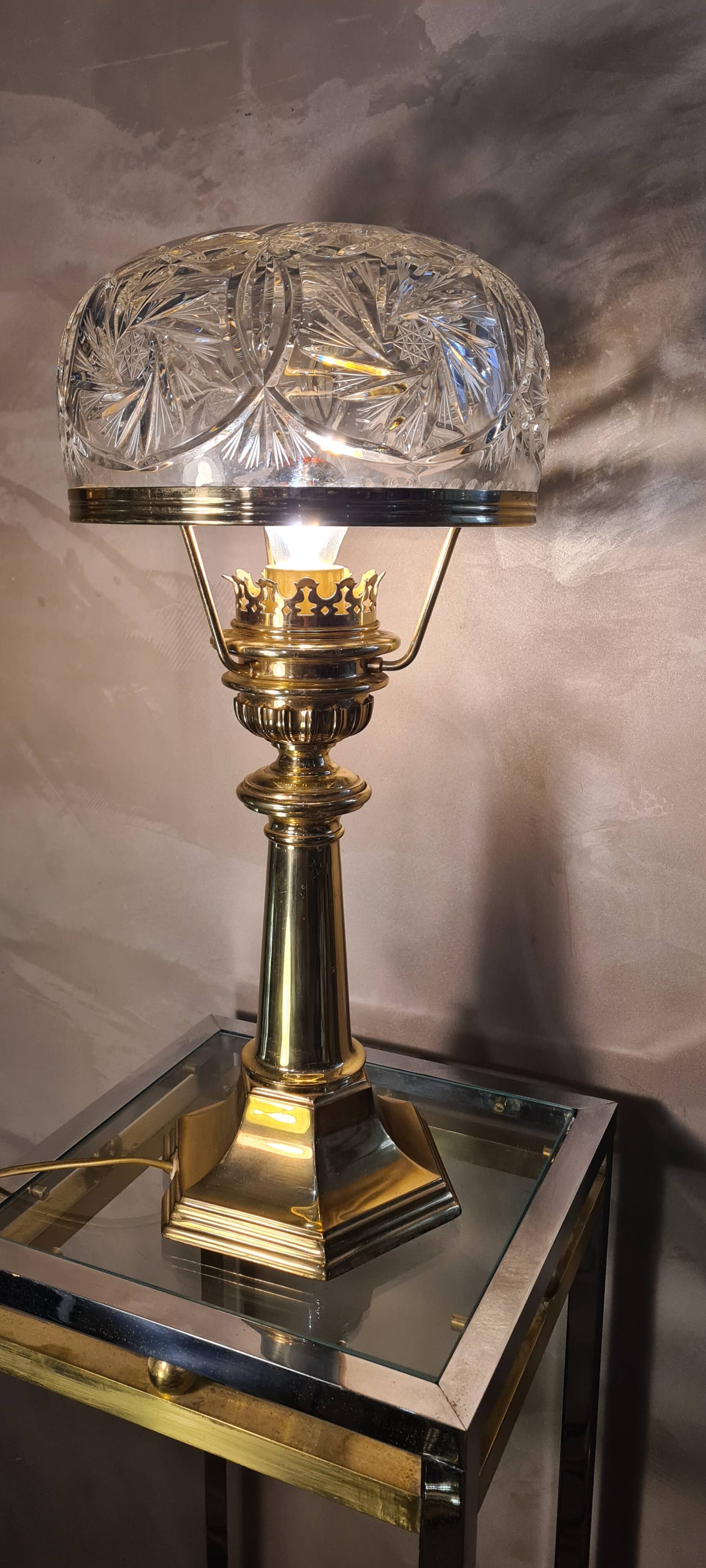 Large brass lamp with its crystal dome electricity redone in the 70s 50x22 cm