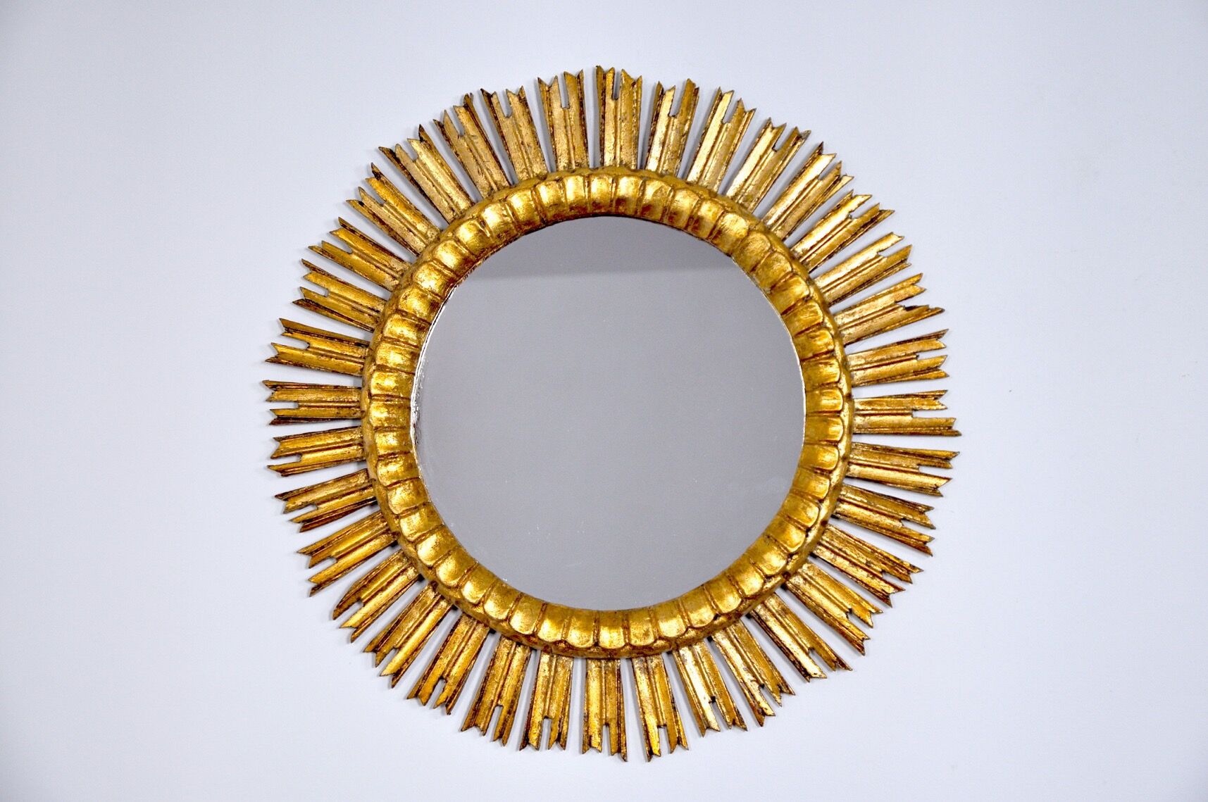 Miroir soleil en bois dorée, mid century, 63cm