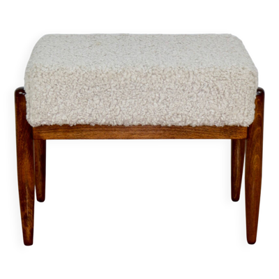 Tabouret Edmund Homa, siège en bouclé crème ivoire beige, poil long d'agneau.