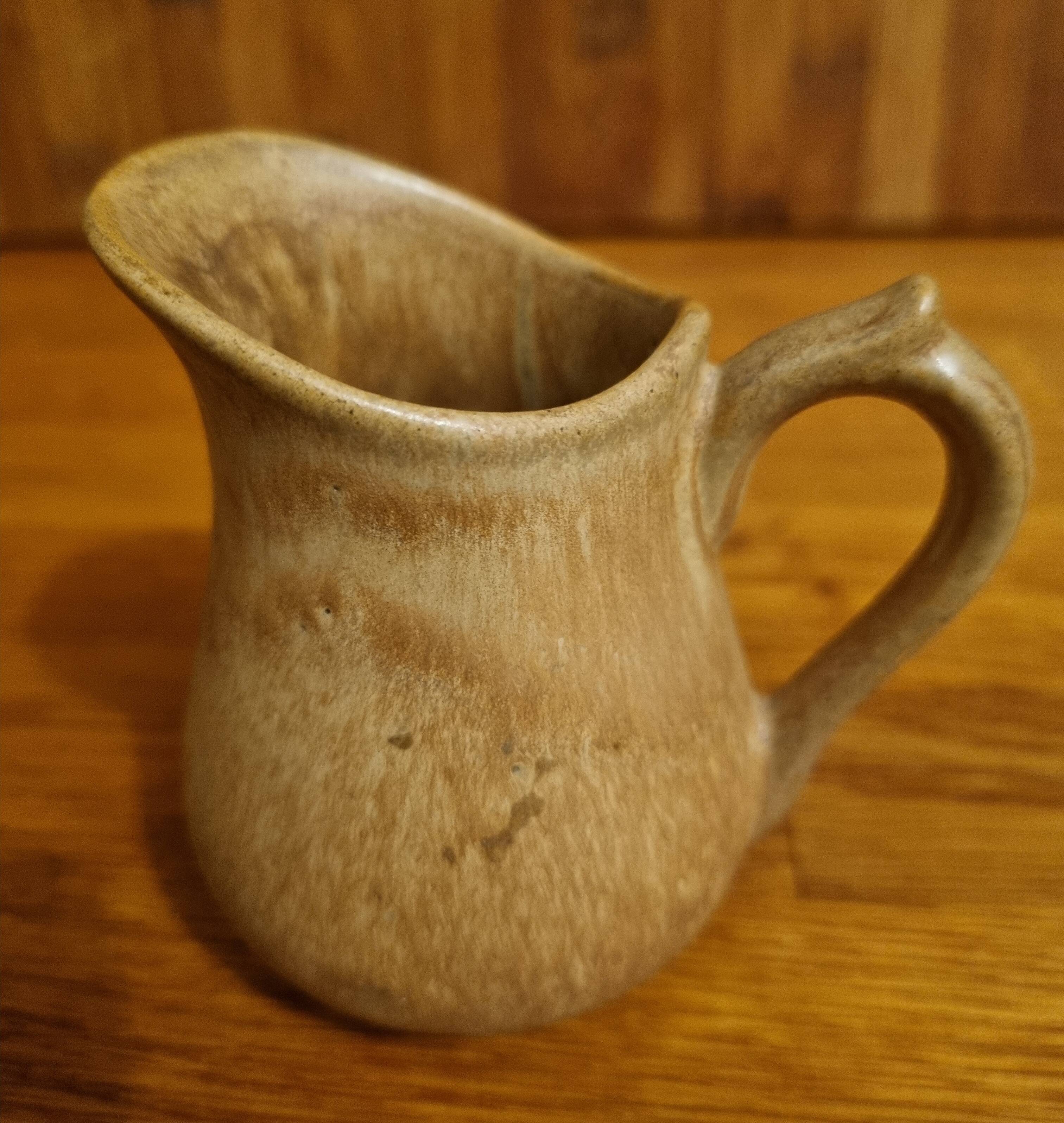 Petit crémier / pot à lait en grès Rhodaceram