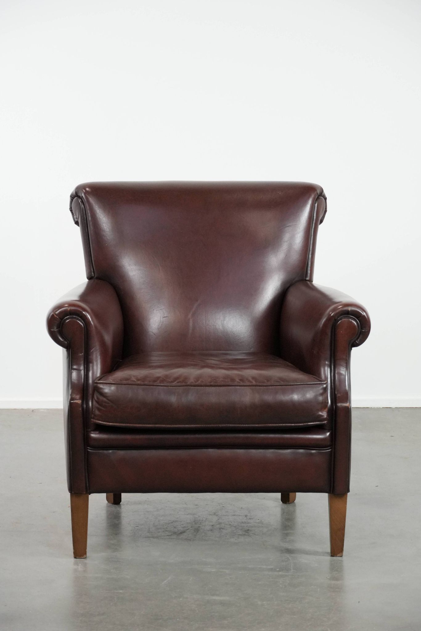 Luxury Sheep Leather Armchair with a Timeless Look