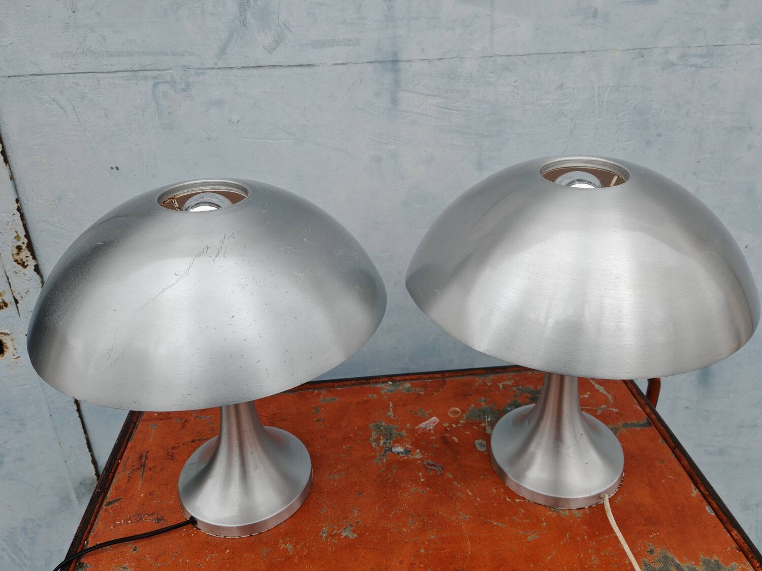 Pair of Philips aluminum mushroom lamps 70'
