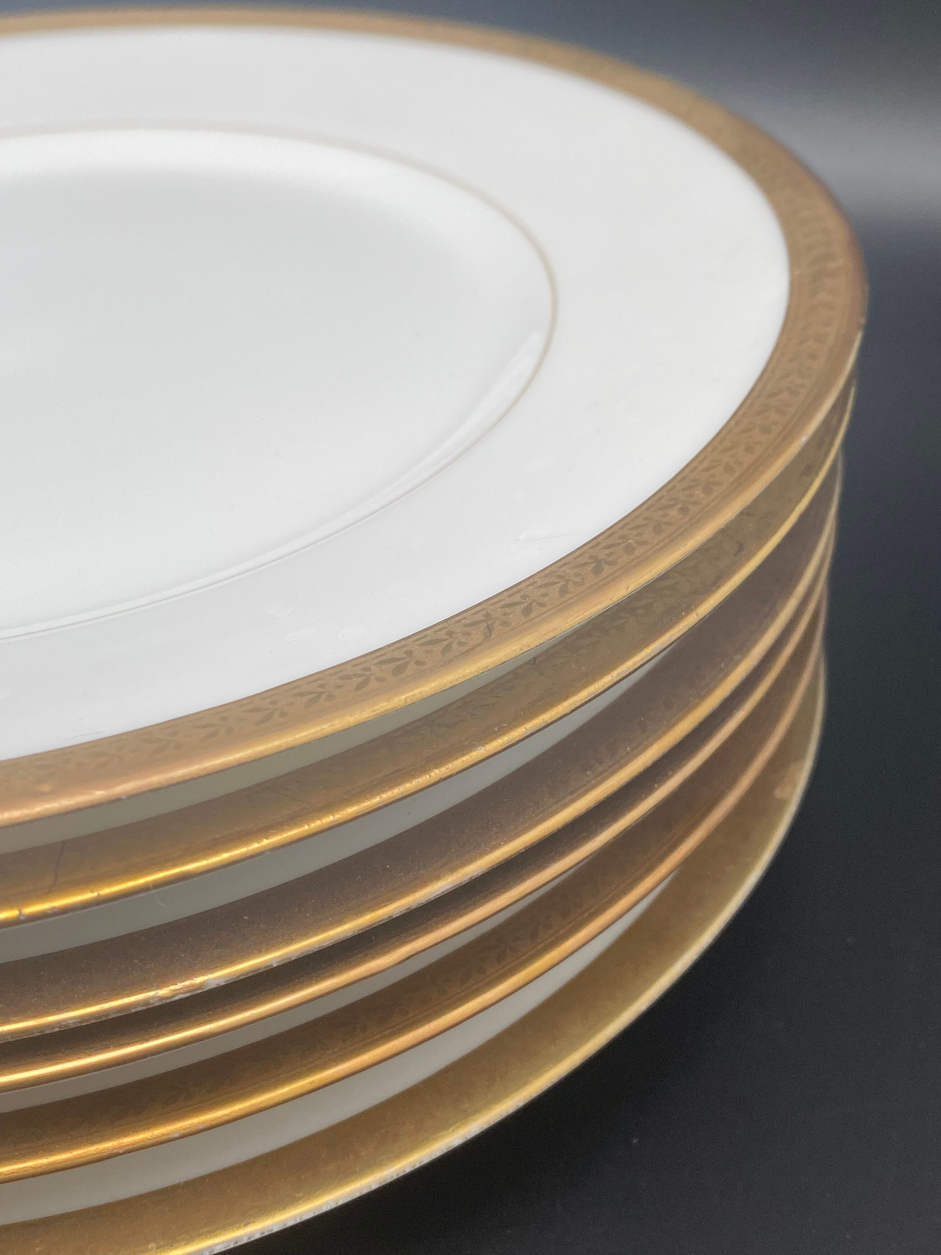 Limoges porcelain flat plates and gilding