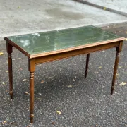 English Regency style coffee table in green leather with gilding and glass from the 1960s.