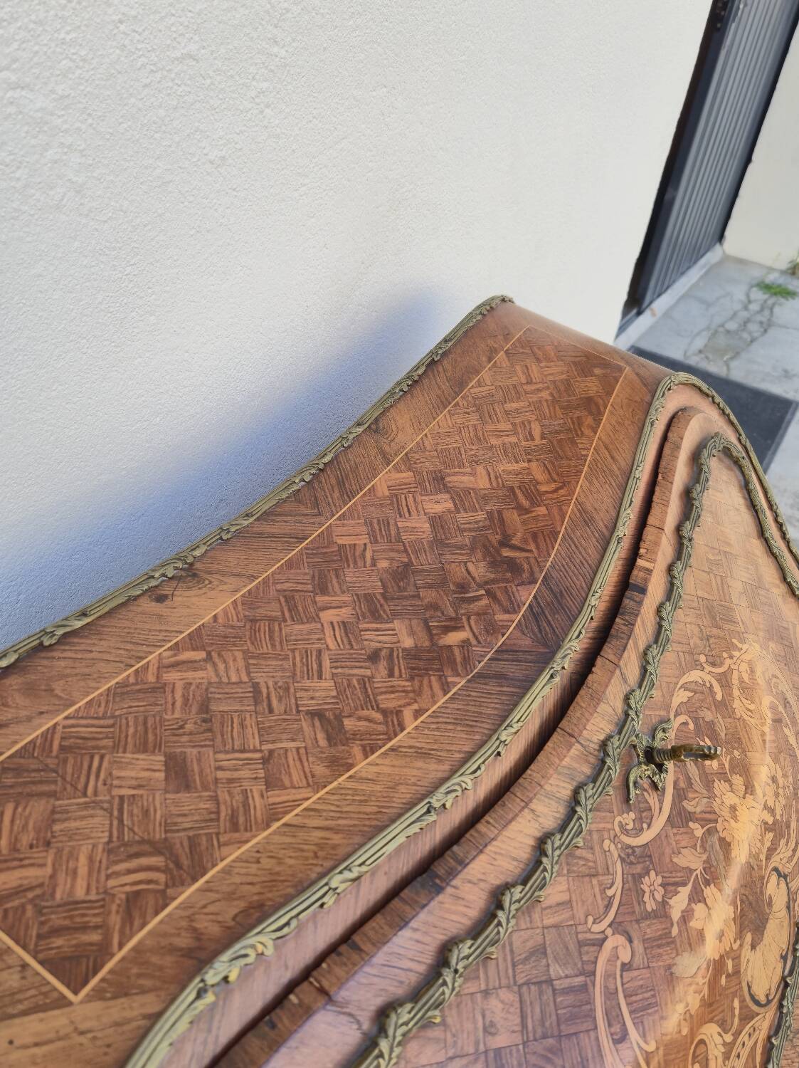 Louis XV style lady's desk in marquetry and bronze