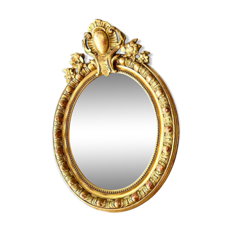 Antique oval mirror from the 19th century