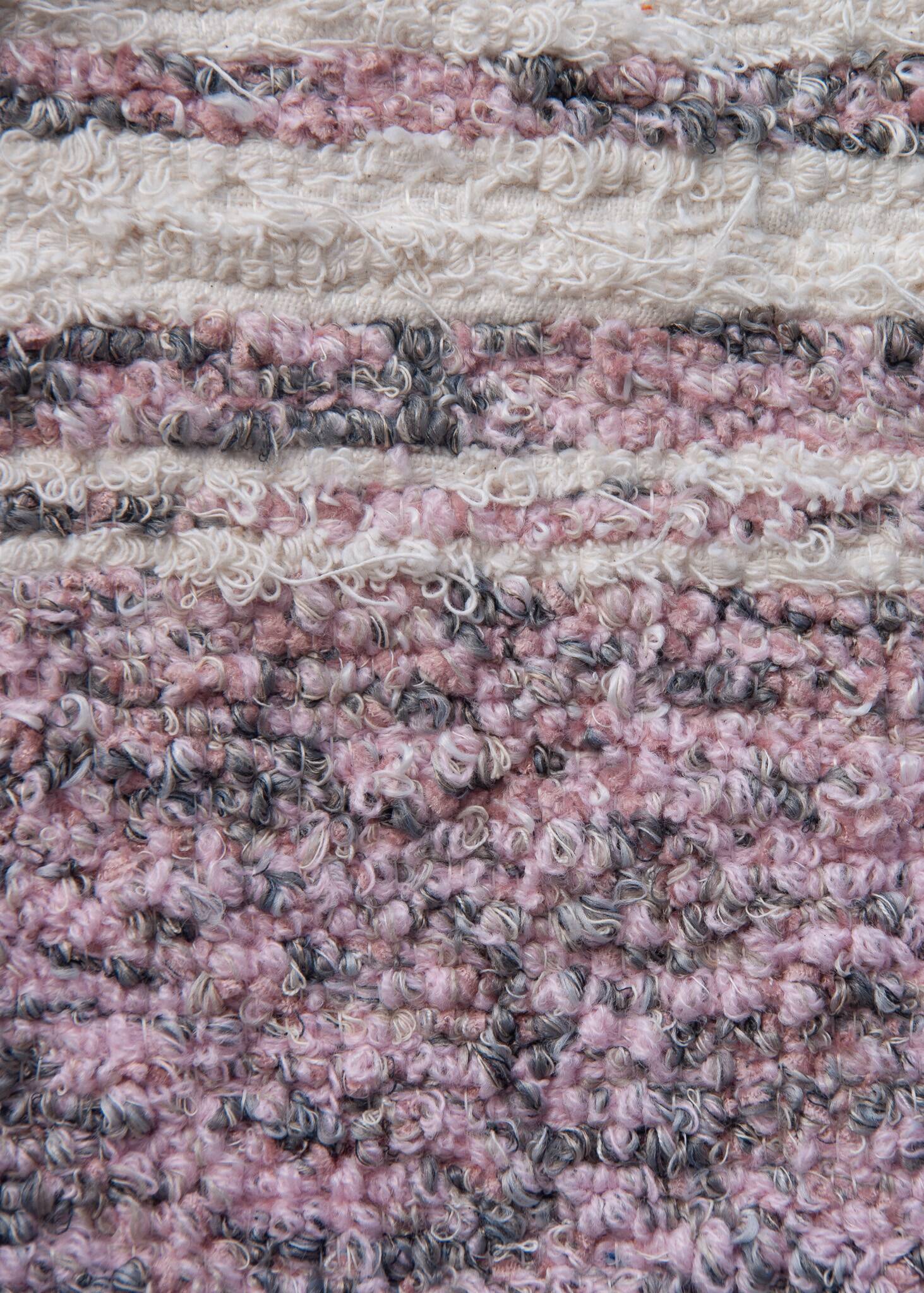 Handwoven recycled cotton rug - Pink and white