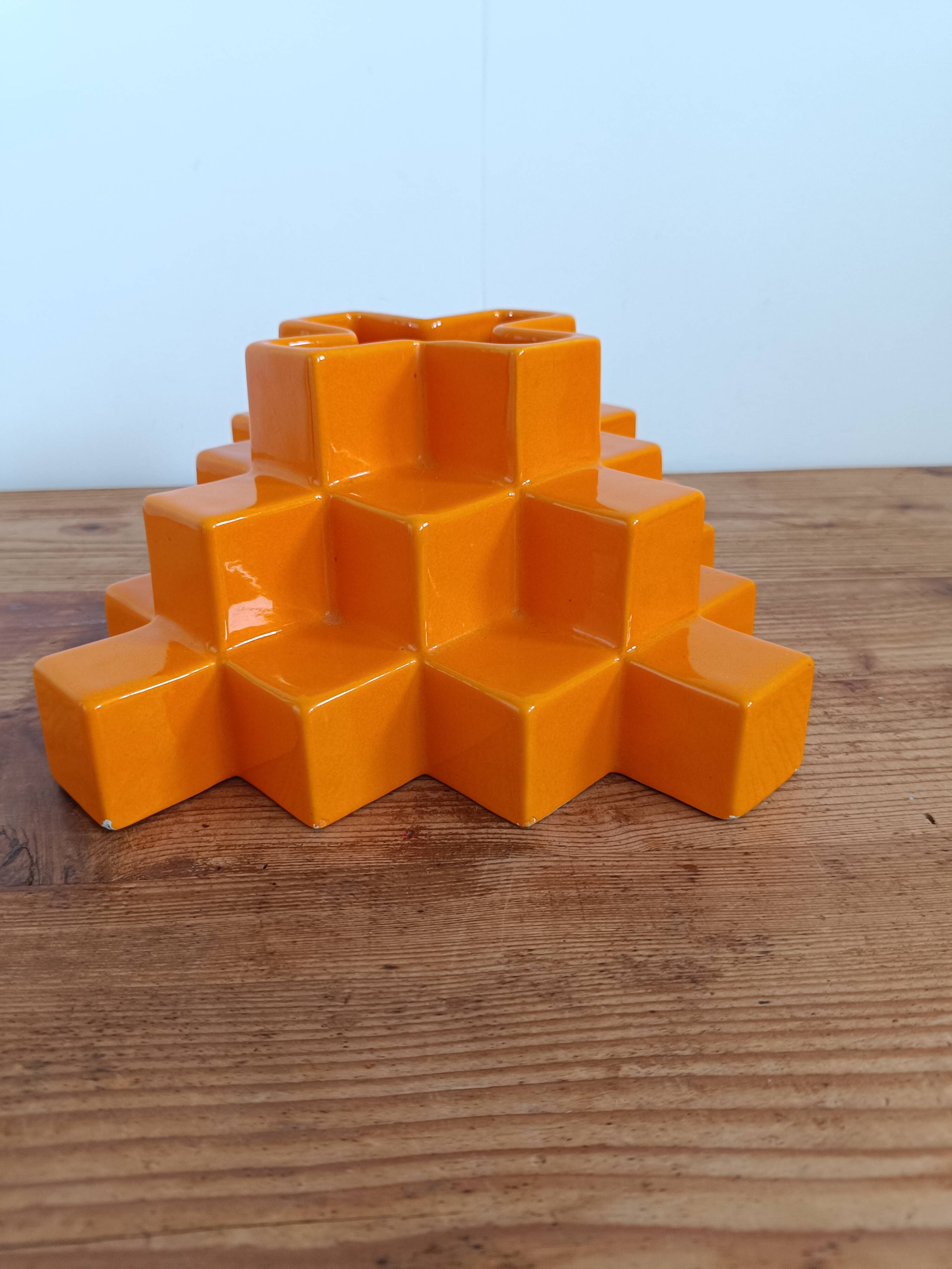Pyramid vase in orange ceramic by Makio Hasuike for Gabbianelli, 1970