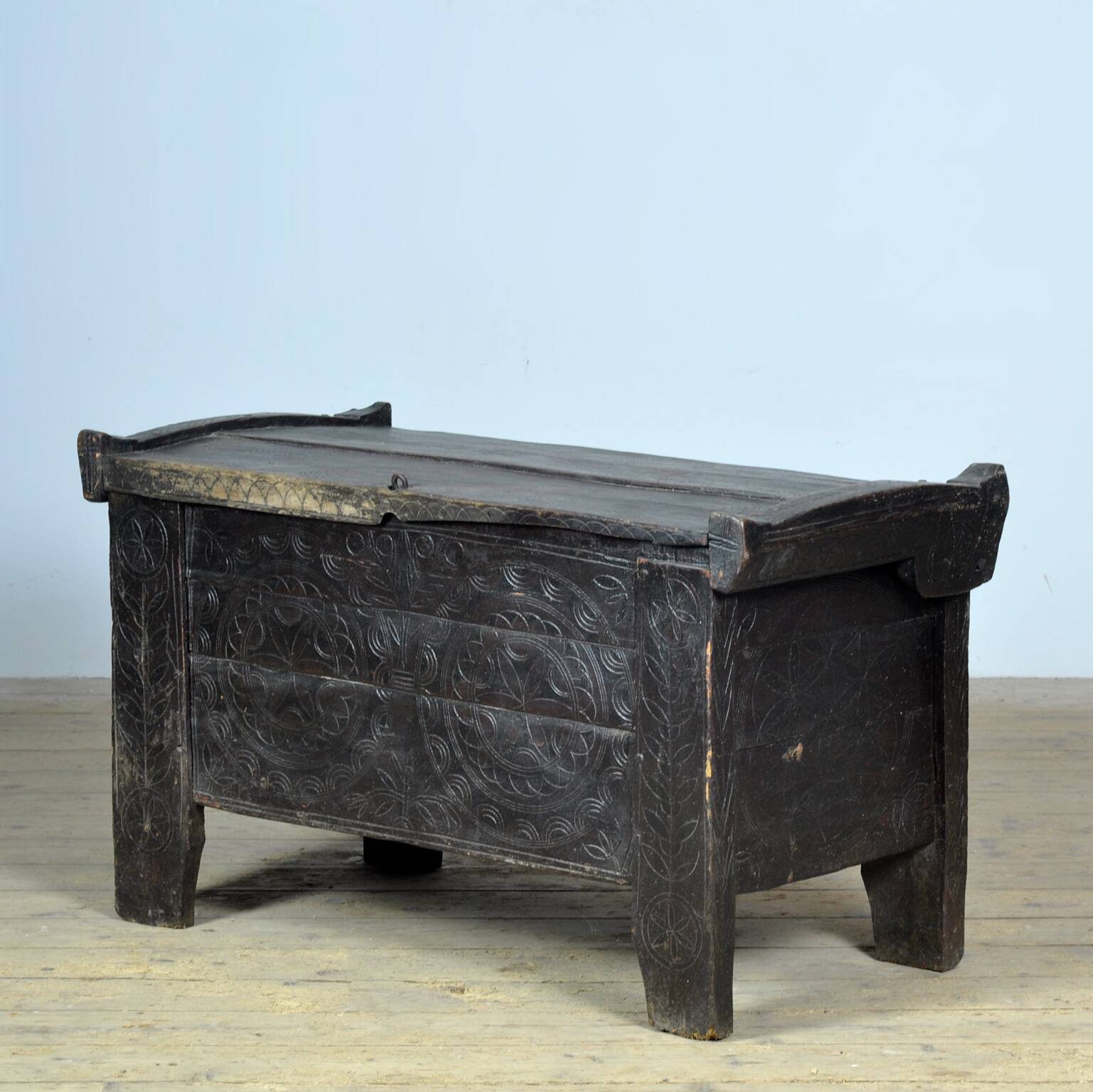 Antique shepherd’s chest, 1850s