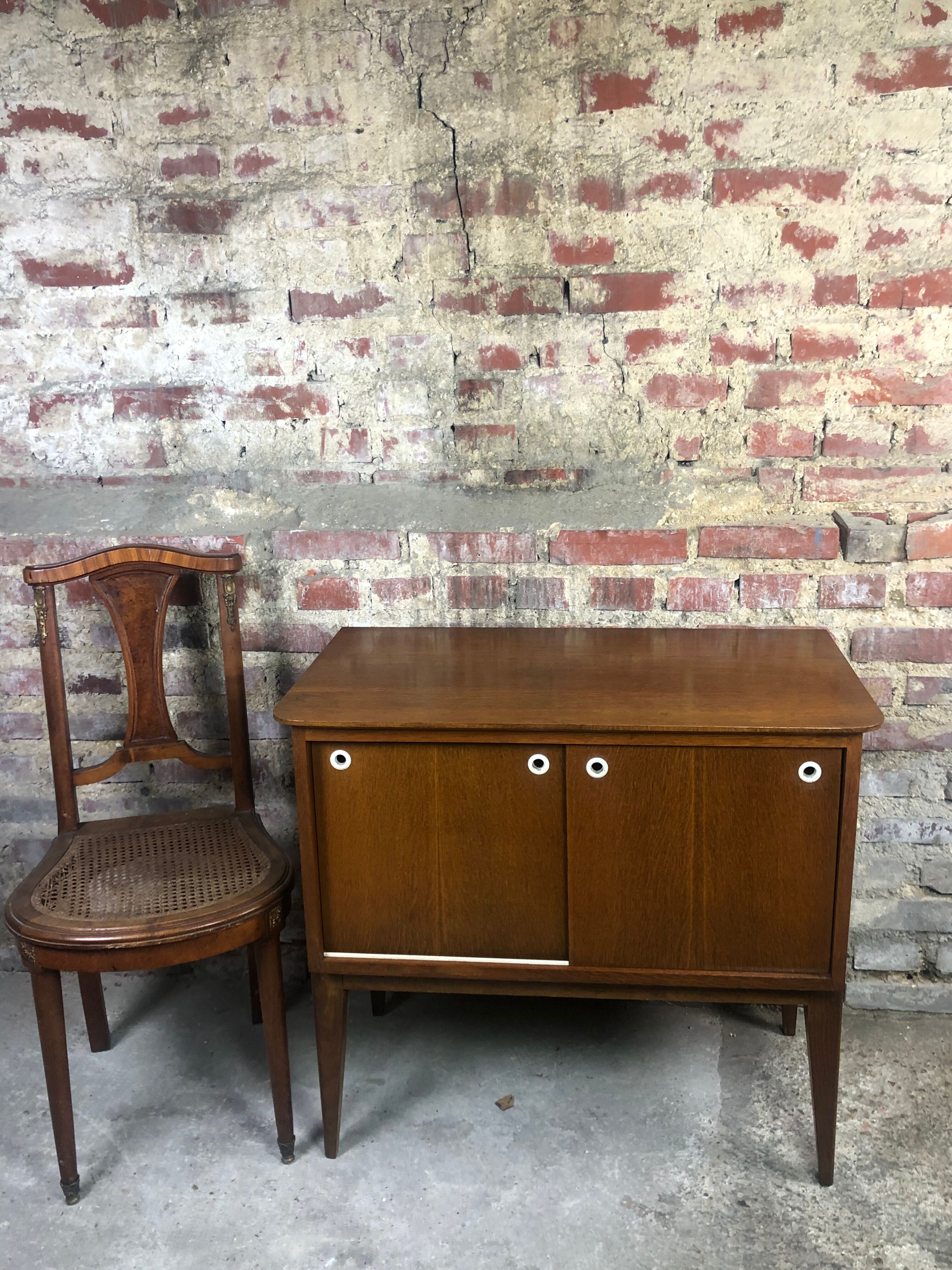 Music in vintage oak 60